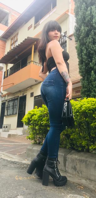 Model - Emily_Hot_ femdom