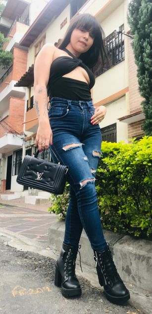 Model - Emily_Hot_ femdom