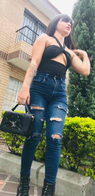 Model - Emily_Hot_ femdom