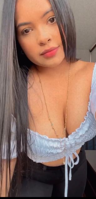 Model - Deynap latina