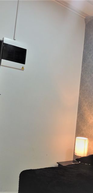 Model - EMILY HILLS curvy