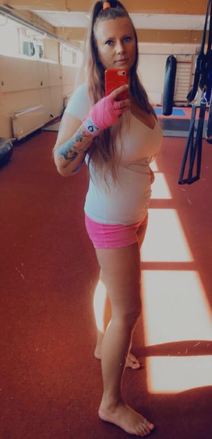 Model - LaMadrina006 bigboobs