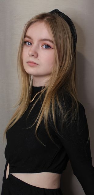 Model - Britney Blush girl