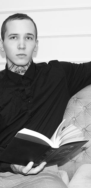 Model - NickolasRoss feet