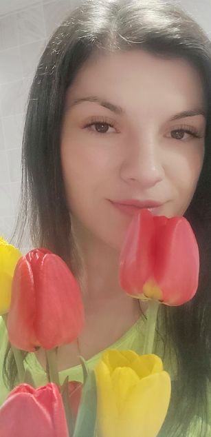 Model - Kristi bigtits