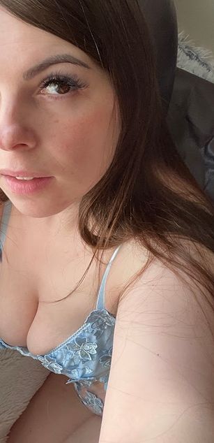 Model - Foxy Taylor ass