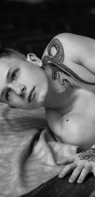 Model - YoureLittleBoy blueeyes