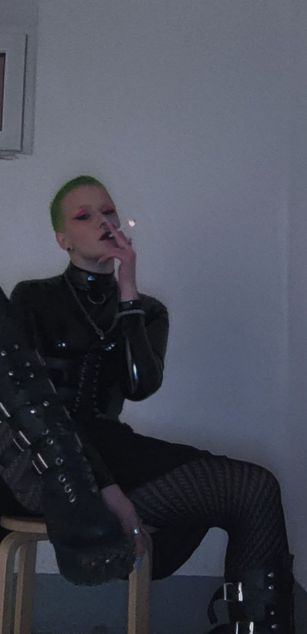 Model - Mistress Lee  Yarhi  Angela fetish