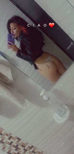 Model - Sweet-bunny ass