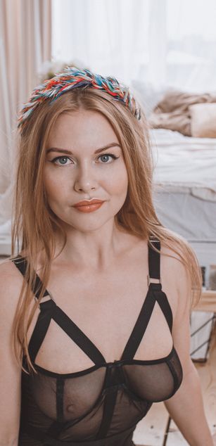 Model - Lisa bigboobs