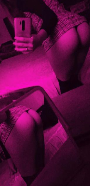 Model - MiaLennox deepthroat