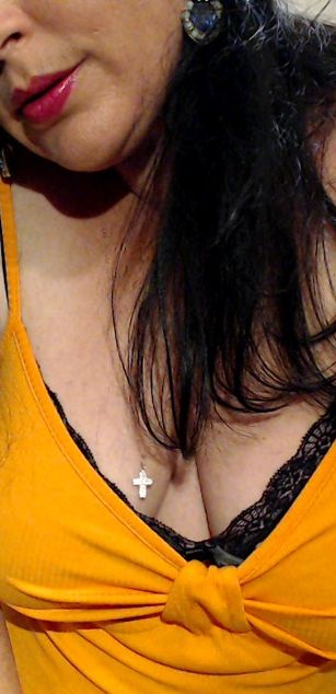 Model - BruneteBBW outfits