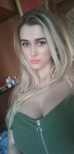 Model - Fabulous Beauty ass