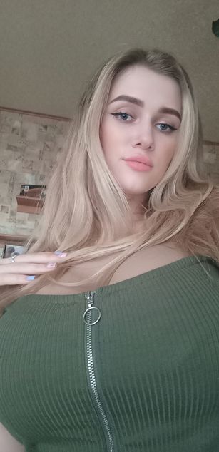 Model - Fabulous Beauty ass