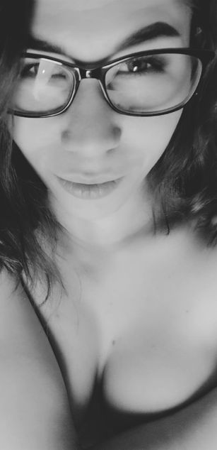 Model - Kelly blowjob