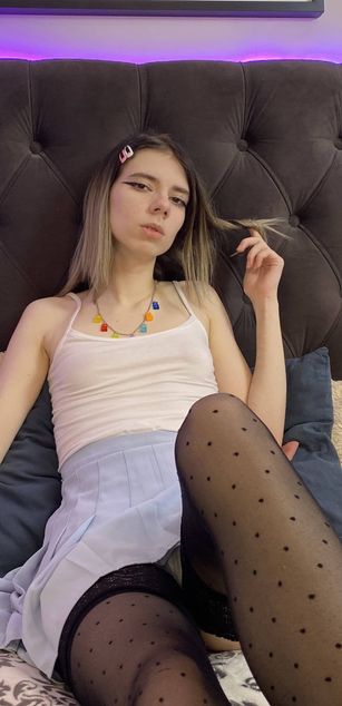 Model - LINAHAUSER tits