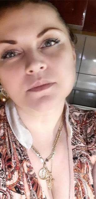 Model - Angelina brunette