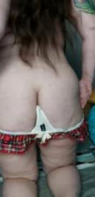 Model - Shannon Smokes deepthroat