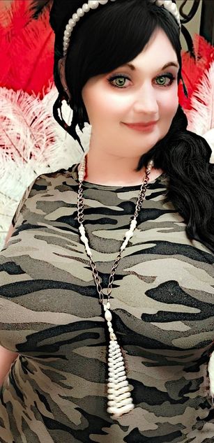 Model - Shannon Smokes deepthroat