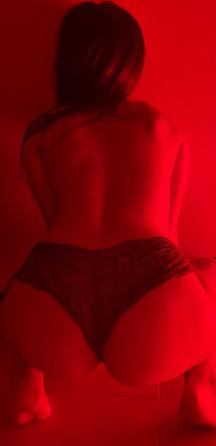 Model - Amy Banma sexy