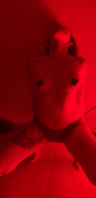 Model - Amy Banma sexy