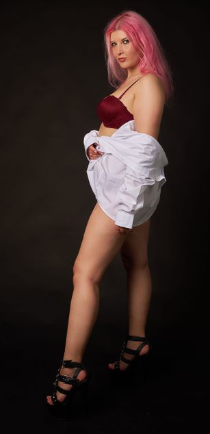 Model - Olisunny curvy