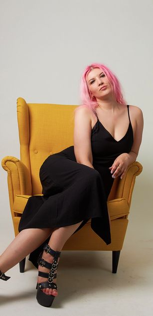 Model - Olisunny curvy
