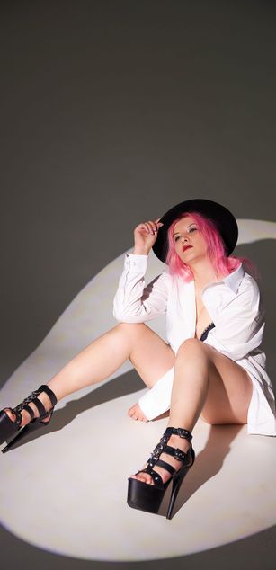 Model - Olisunny curvy