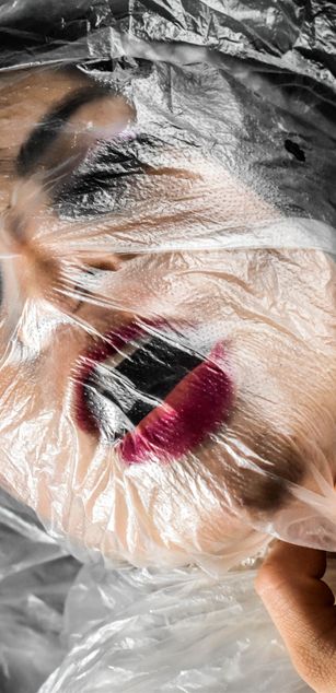 Model - Noemi Russel dildo