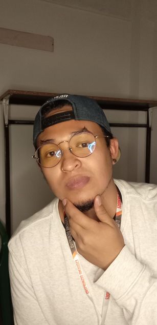 Model - Frank Efron hairy