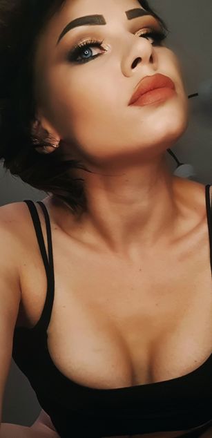 Model - AnnaLu heels