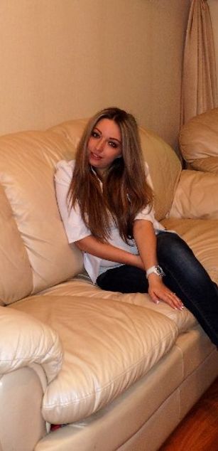 Model - Muffinka Communion