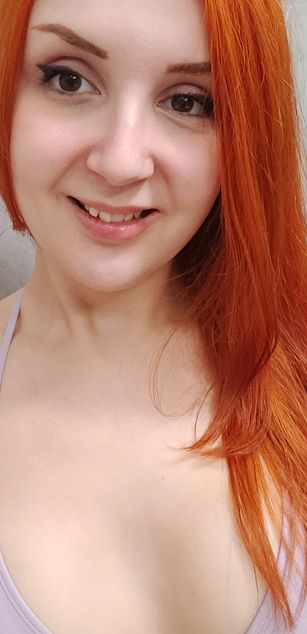 Model - LeilaBlissXO curvy