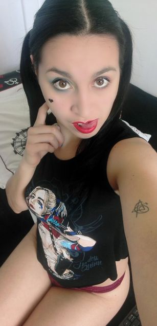 Model - harleyhorny17 heels