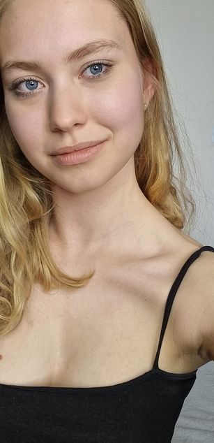 Model - AnyAmaazzy blowjob