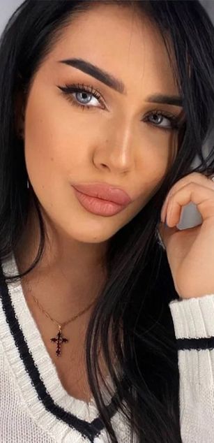 Model - Megan Fox striptease