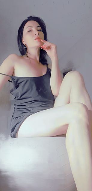 Model - Adaeze pussy