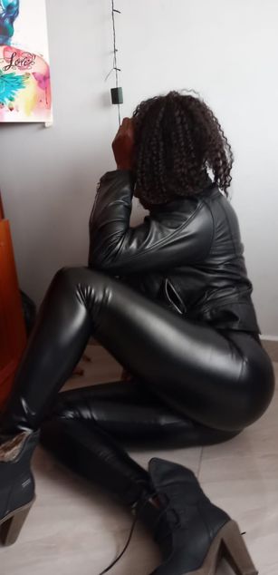 Model - fetishdirty squirt