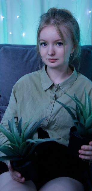 Model - Britney Blush girl