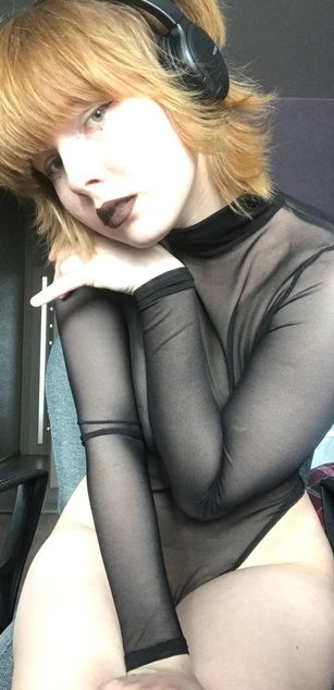 Model - Ruby Lynx pussy