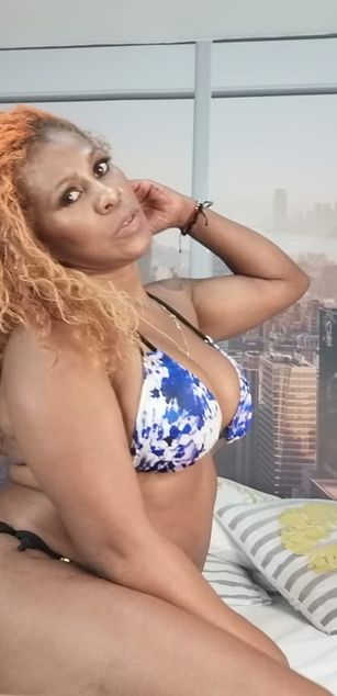 Model - kmaliaross dildos