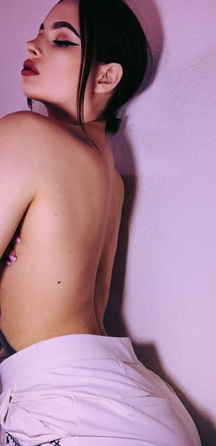 Model - Uliana blowjob