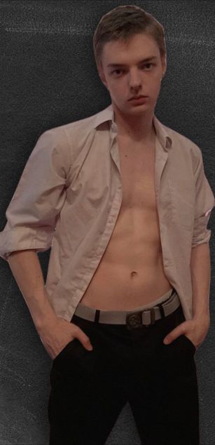 Model - Ethan Blonde