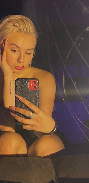 Model - Lika bigtits