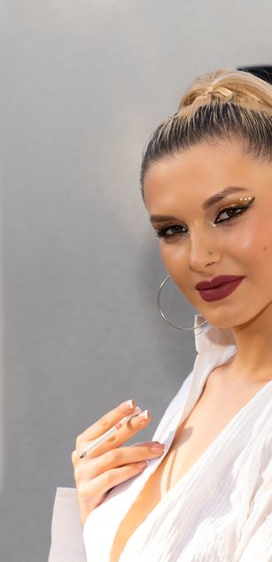 Model - Ellie Bloom ass