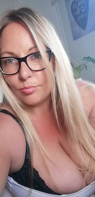 Model - MaraBoobs bigtits