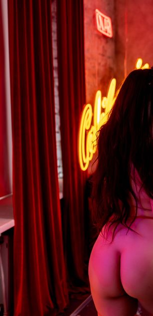 Model - Nicole Fancy bigtits