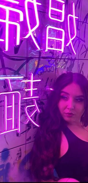 Model - Nicole Fancy bigtits