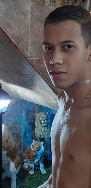 Model - luc_and_mathy ass