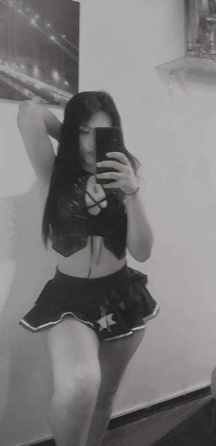 Model - Gabriela deepthroat